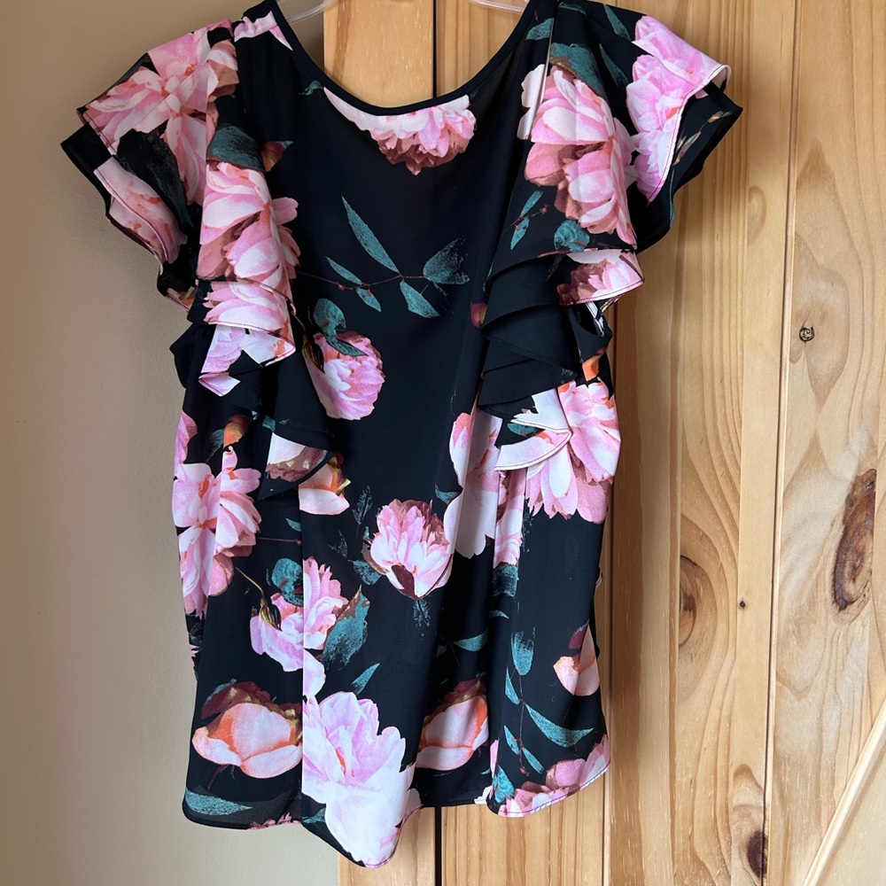 Jennifer Lopez floral top XL